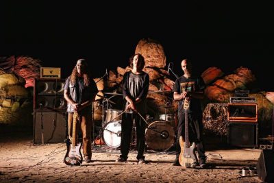 image article Le super-groupe STÖNER dévoile un titre live dans le désert Mojave